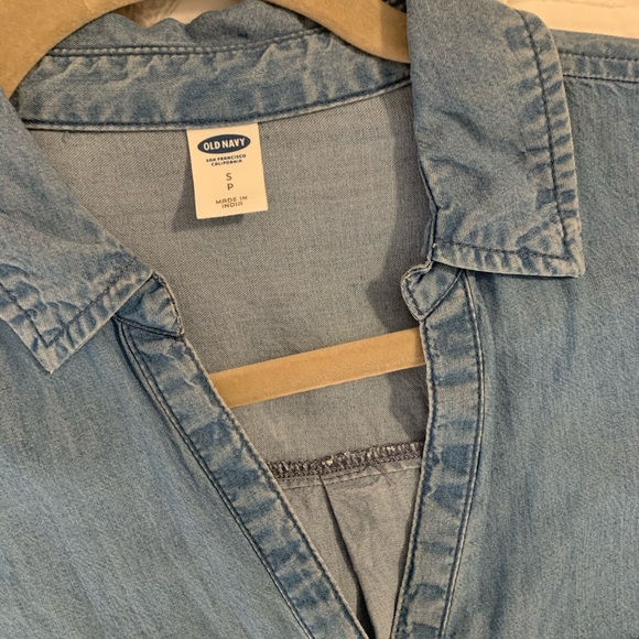 Sold ✨Chambray button down top old navy S - Picture 3 of 4